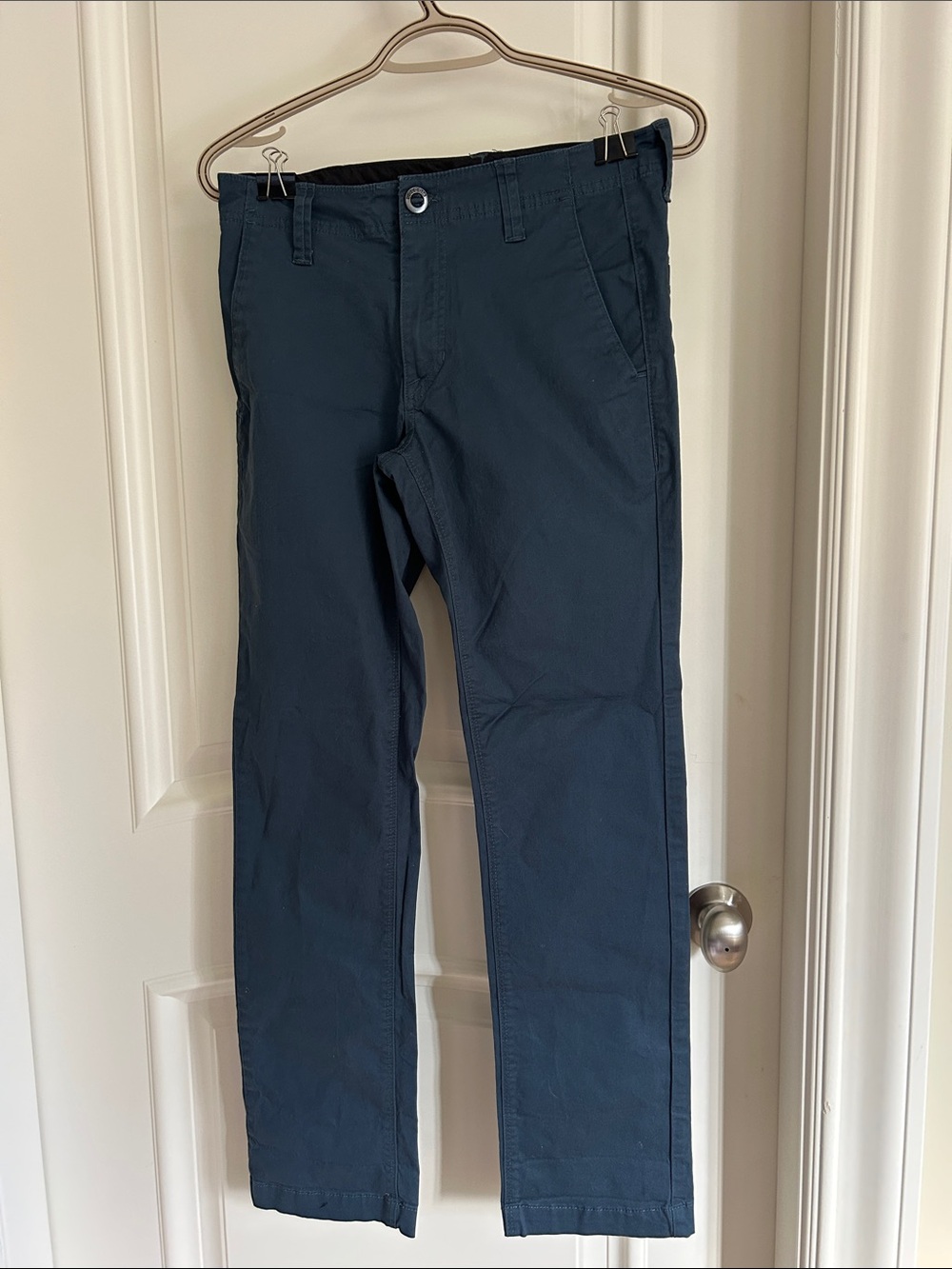Volcom men’s navy chinos size 28